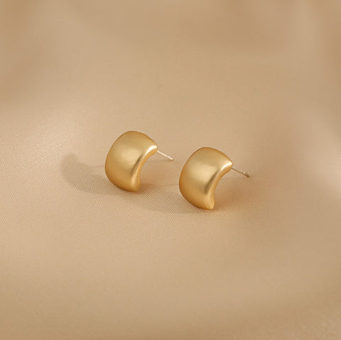 Presentski Golden Matte Earrings Minimal Design