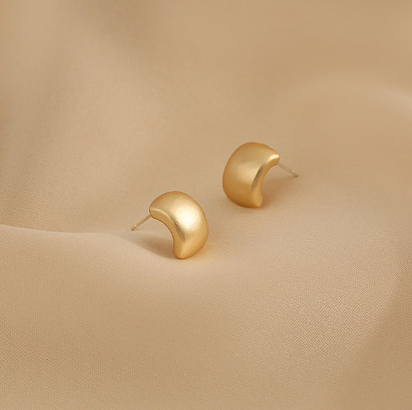 Presentski Golden Matte Earrings Minimal Design