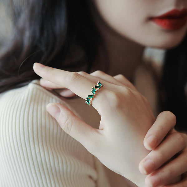 Presentski Emerald Ring Fashion Statement Retro Ring for Women