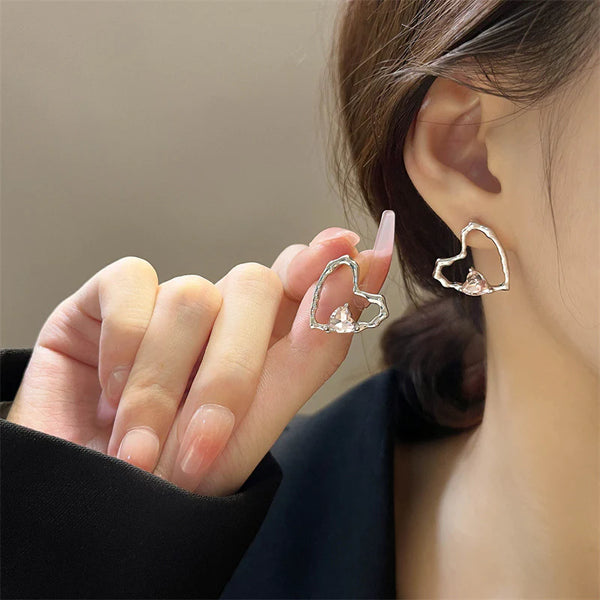 Presentski Sweet Cool Hot Girl Earrings Small Personality Metal Heart Earrings TE051