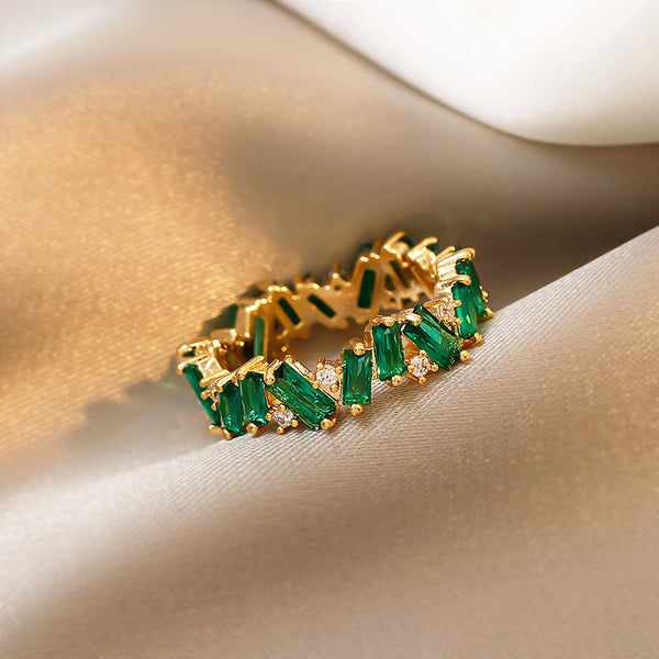 Presentski Emerald Ring Fashion Statement Retro Ring for Women