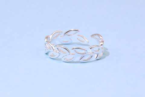 [TR047] Presentski Hollow Leaf Open Ring Simple Style