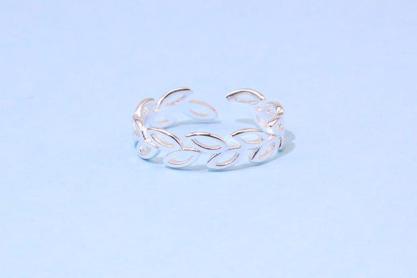 [TR047] Presentski Hollow Leaf Open Ring Simple Style