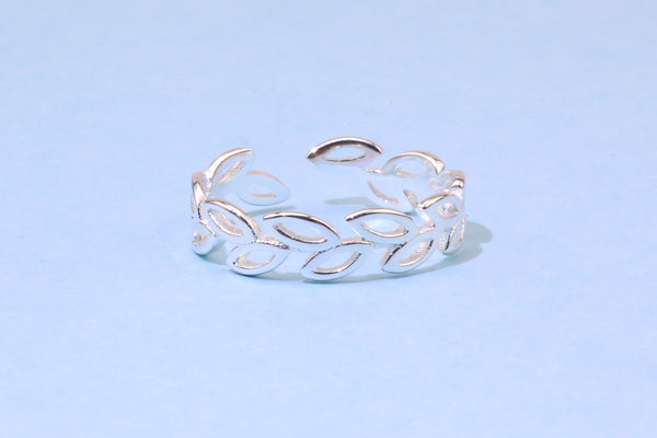 [TR047] Presentski Hollow Leaf Open Ring Simple Style