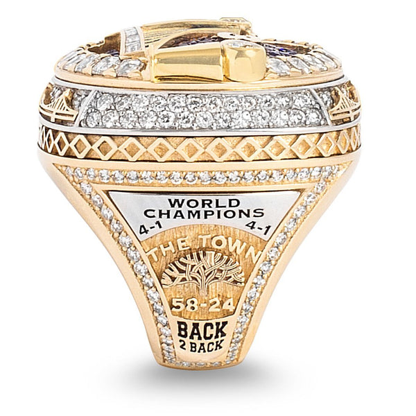 2018 Warriors total ring fan Stephen Curry