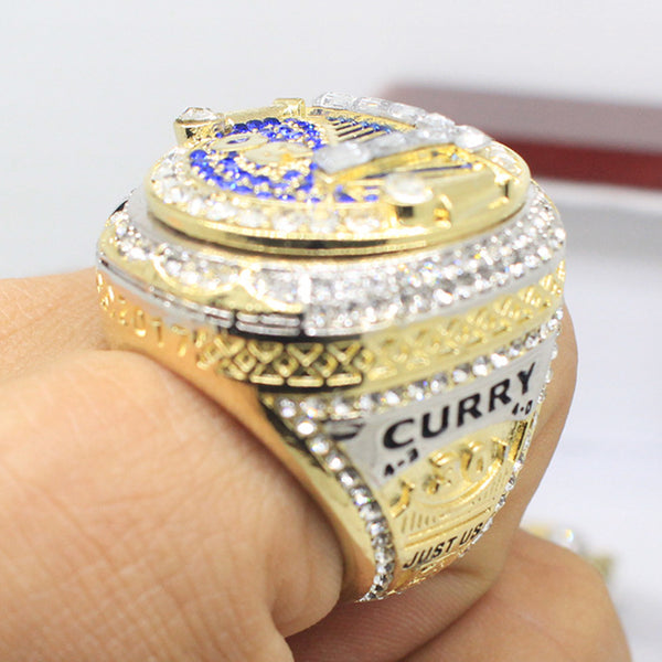 2018 Warriors total ring fan Stephen Curry