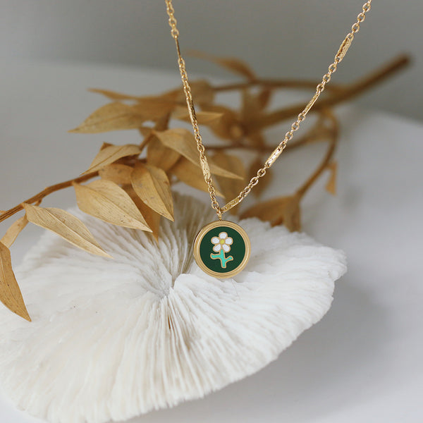 Dark green flower pendant necklace-full of vitality