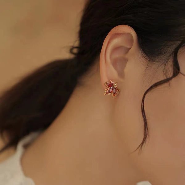 [TE172] Presentski Red Maple Leaf Stud Earrings