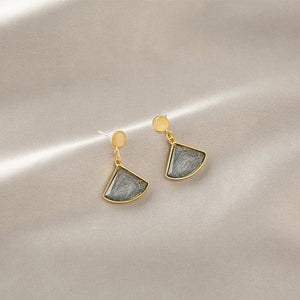 Presentski Temperament Pearl Earrings Retro Fan-shaped Ginkgo Leaf Earrings TE165