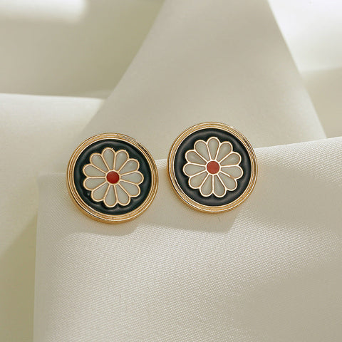 [TE212] Presentski Vintage Small Daisy Earrings Simple Fashion Antique Flower Earrings