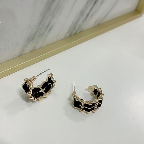 [TE275] Presentski Black Semicircle Retro Geometric Versatile Earrings