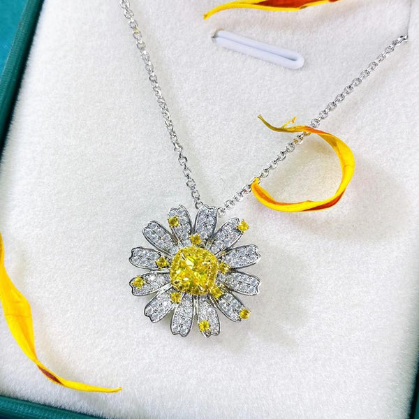 Daisy Flowers Round Cut Sterling Silver Yellow Necklace