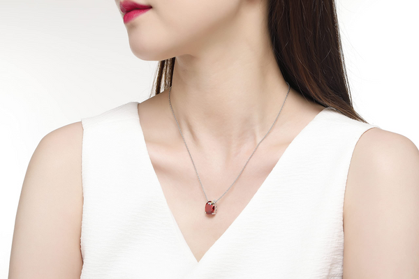 Presentski Garnet Bee Necklace Sterling Silver January Birthstone Red Oval Solitaire Big Pendant Honeybee Necklaces Birthday Christmas Gifts for Women Girls