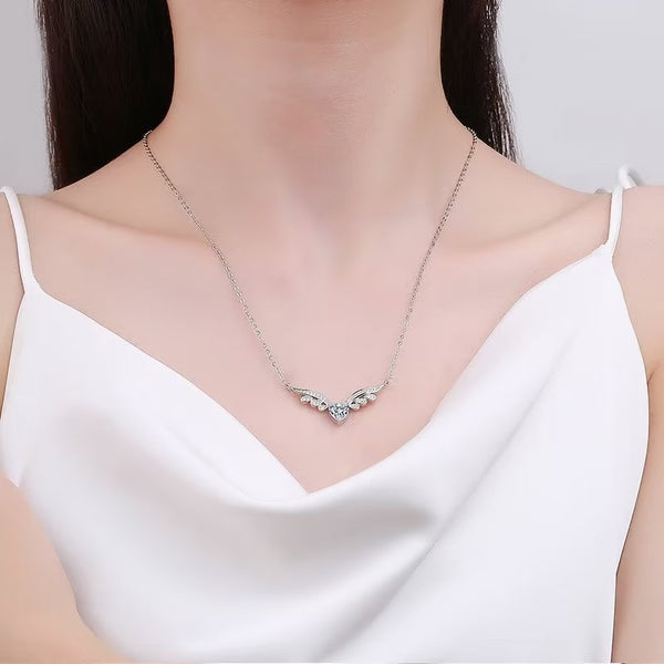 [TN077] Presentski Shiny Heart-shaped Guard Wing Pendant Necklace