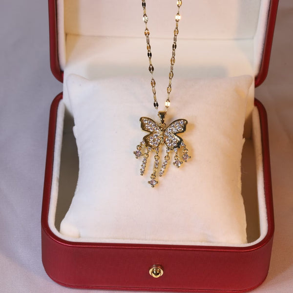 [TN109] Presentski Sparkling Flying Butterfly Tassels Pendant Necklace