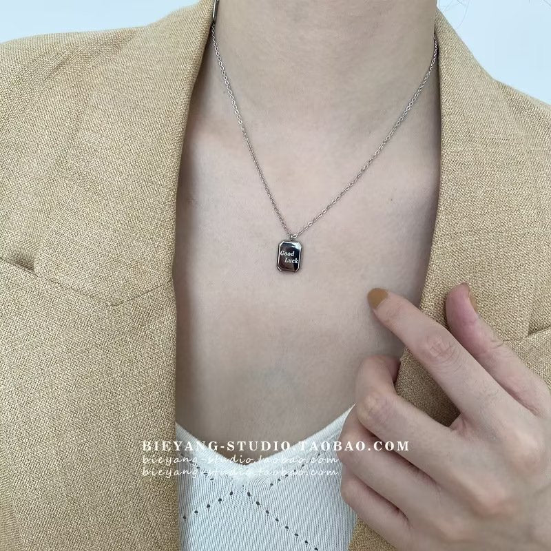 [TN121] Presentski Good Luck Square Pendant Necklace For Women