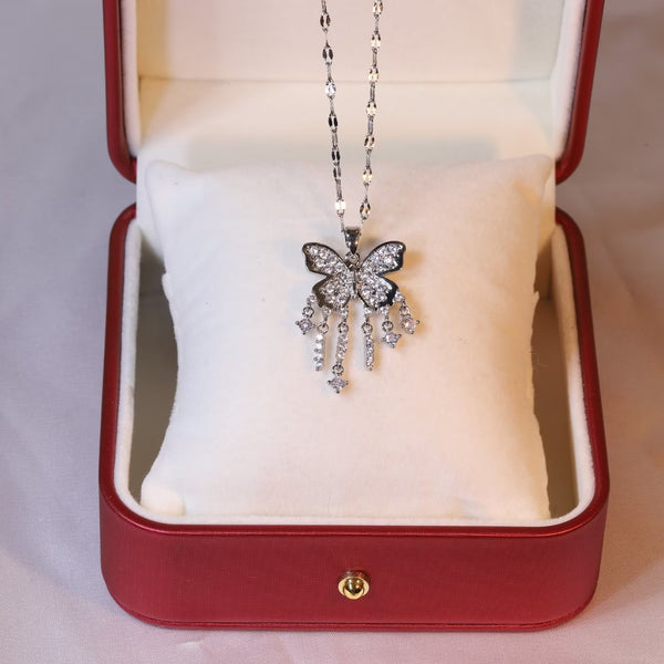 [TN109] Presentski Sparkling Flying Butterfly Tassels Pendant Necklace