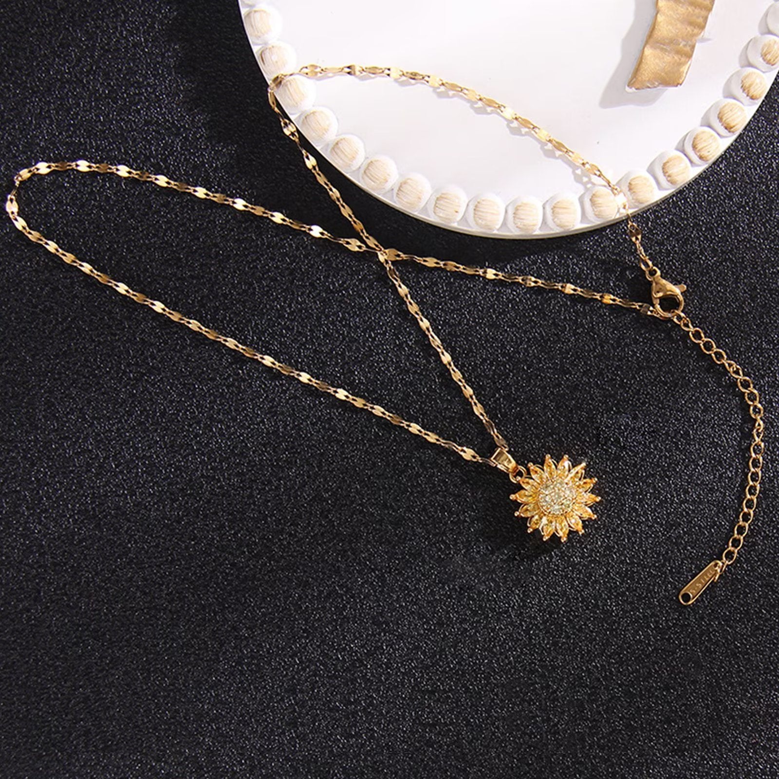 Presentski Rotating Sparkling Sun Flower Pendant Spinner Necklace TSN007