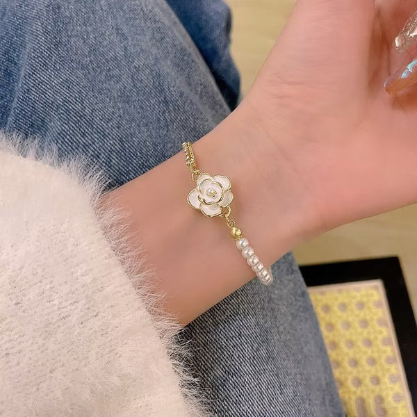 Presentski Blooming Sparkling Flower Bracelet TB030