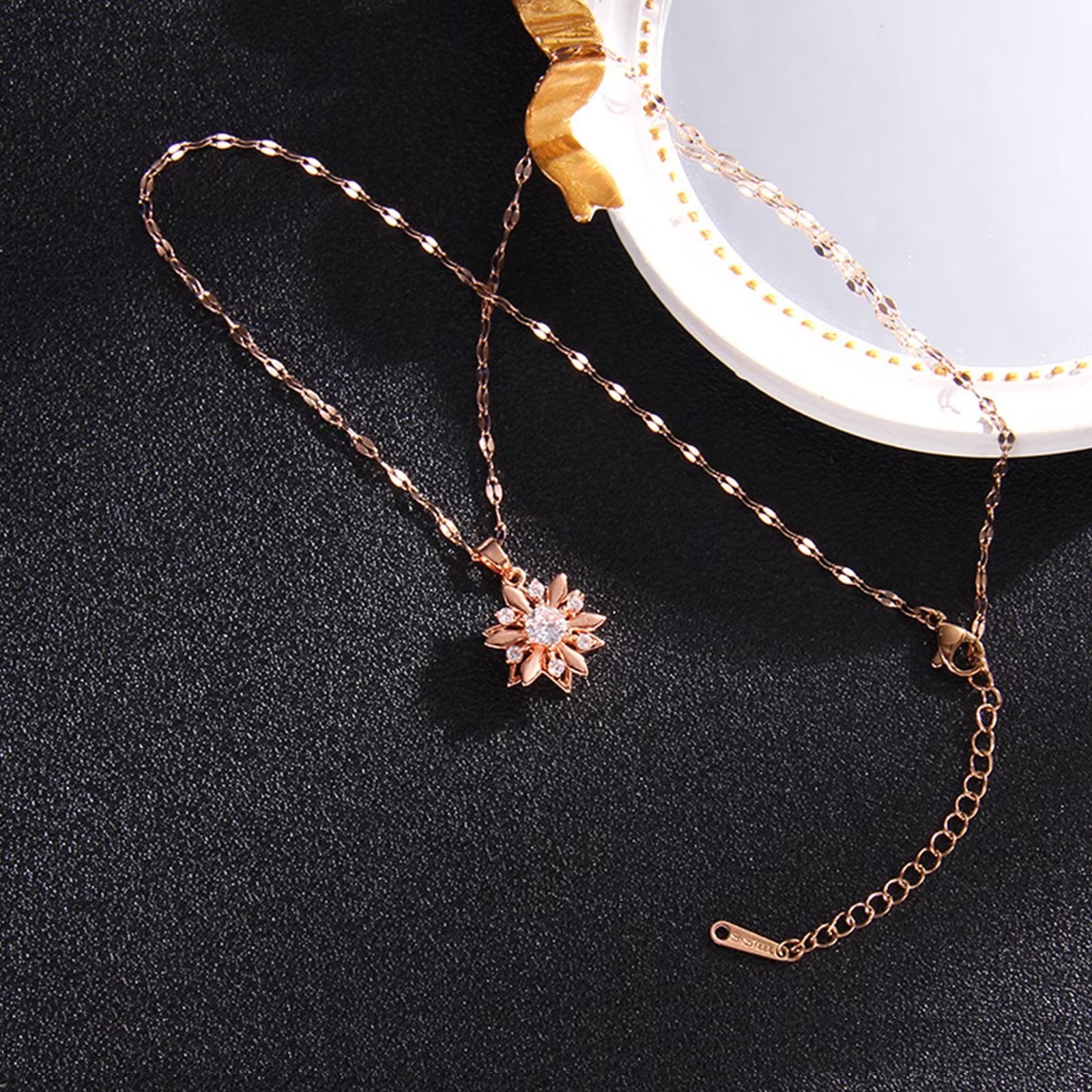 Presentski Rotating Sparkling Crystal Snowflake Pendant Necklace TSN026