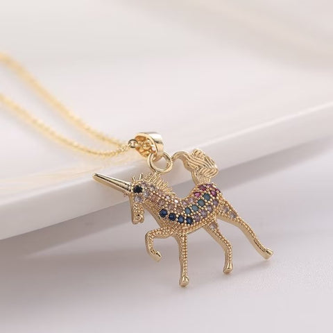 [TN106] Presentski Dazzling Brave Unicorn Pendant Necklace