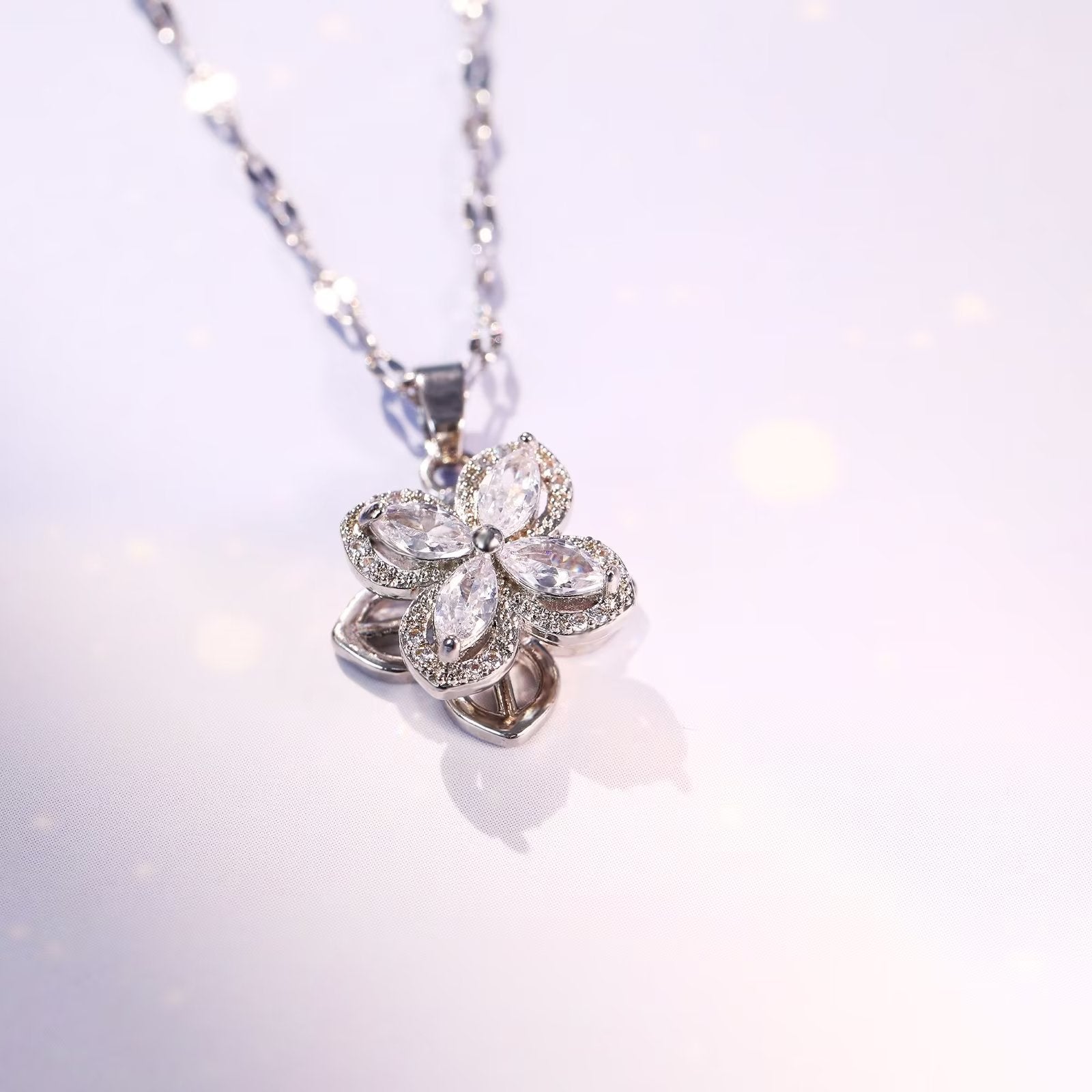 Presentski Lucky Four-Leaf Clover Pendant Spinner Necklace TSN031