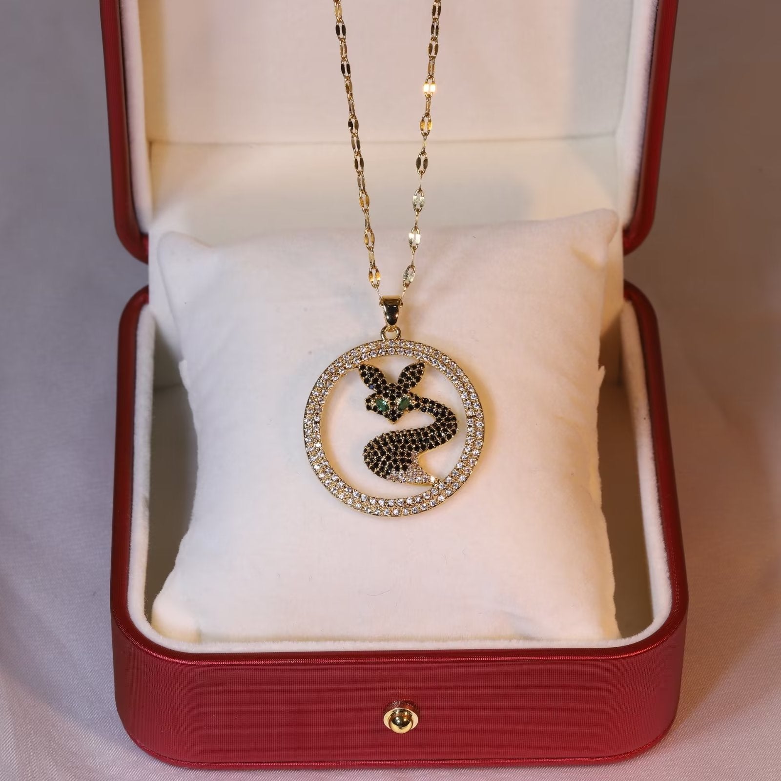 Presentski Shiny Round Snake Pendant Necklace TN042